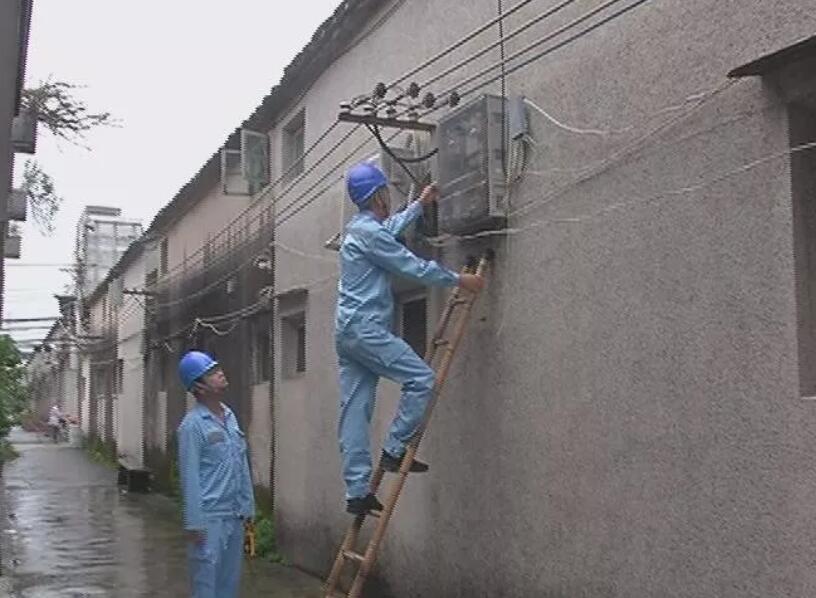 私拆電表竊電4萬多度，榕城一男子被刑拘